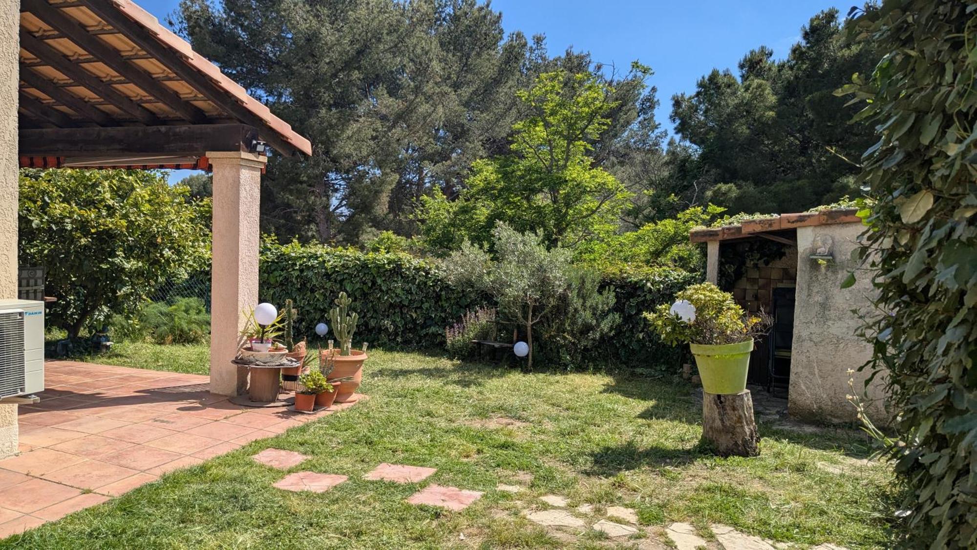Maisonnette Kalis Calme Avec Climatisation Parking Jardin Cadre Campagne Plages A Pieds Bandol Kültér fotó